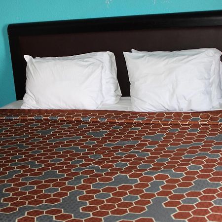 Mayo Inn Розуел Екстериор снимка