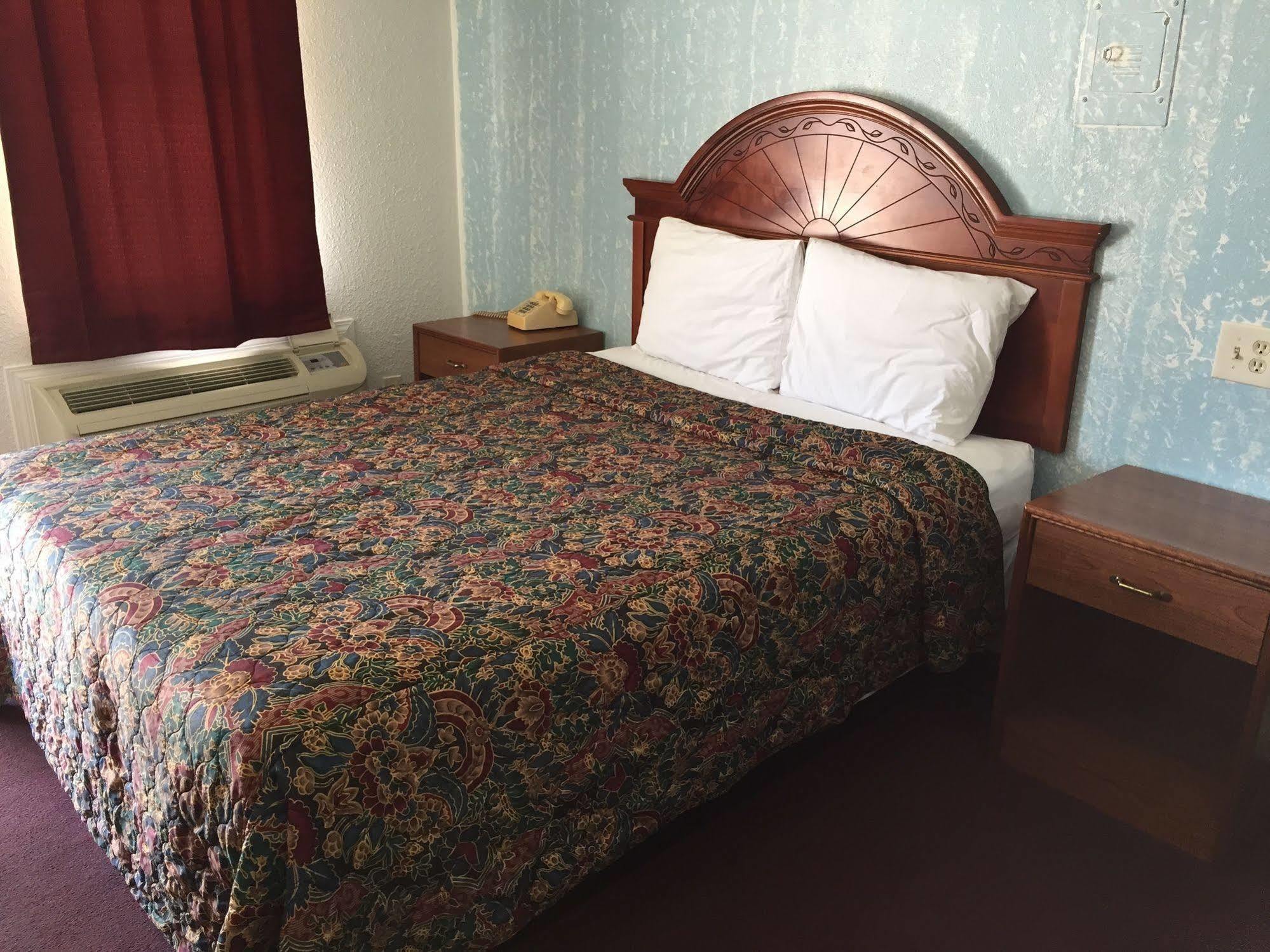 Mayo Inn Розуел Екстериор снимка