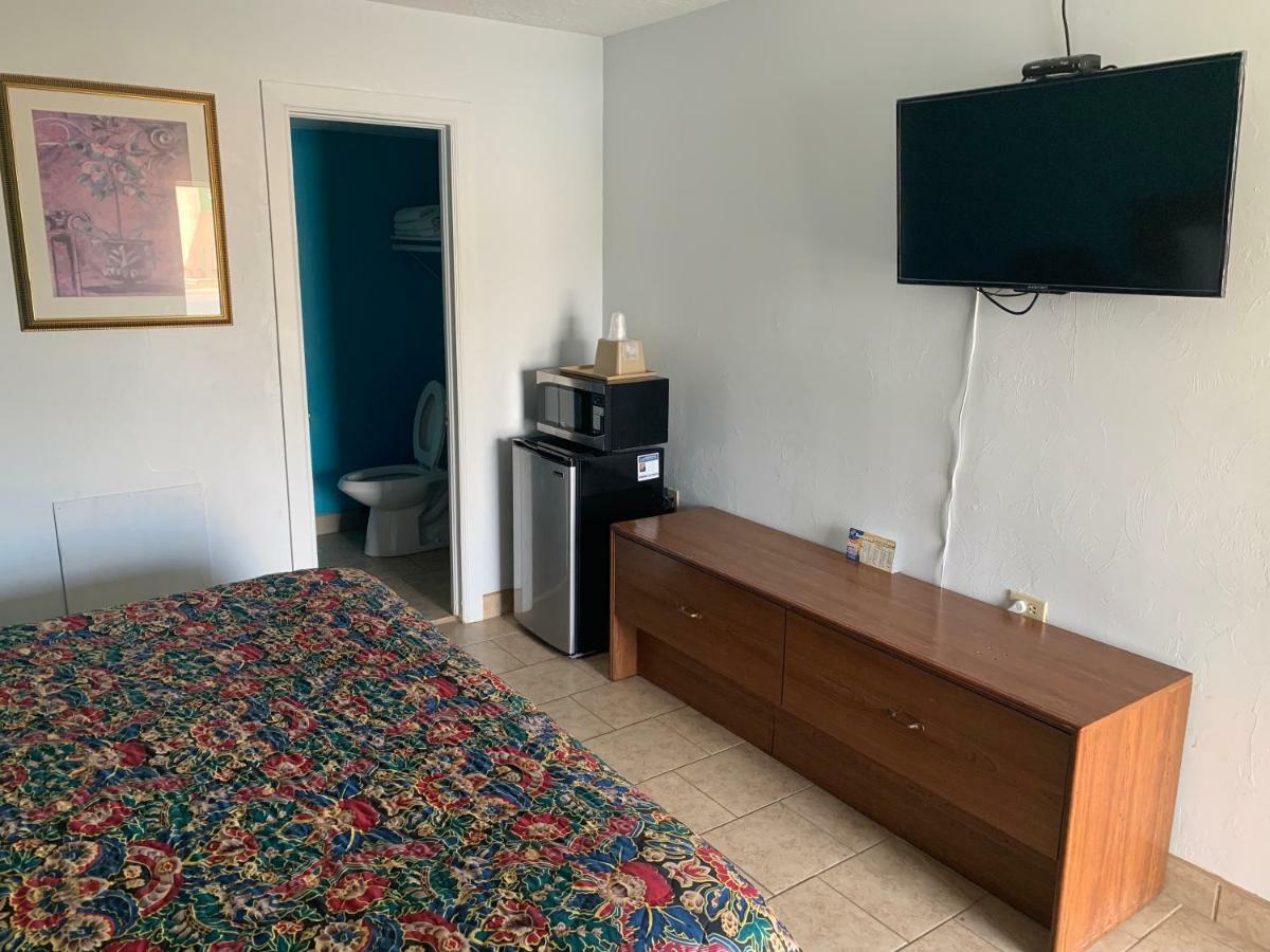 Mayo Inn Розуел Екстериор снимка